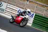 Vintage-motorcycle-club;eventdigitalimages;mallory-park;mallory-park-trackday-photographs;no-limits-trackdays;peter-wileman-photography;trackday-digital-images;trackday-photos;vmcc-festival-1000-bikes-photographs